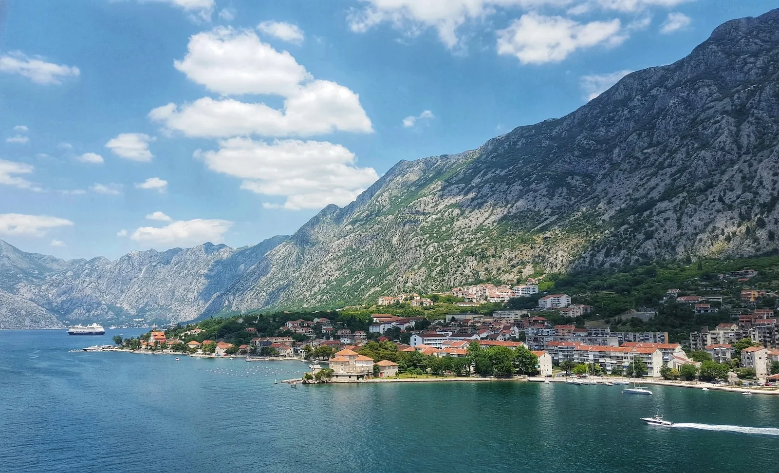 Kotor: Gioiello Nascosto del Montenegro tra Storia, Mare e Montagne Maestose